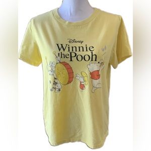 Winnie the Pooh Uniqlo Graphic Yellow Short Sleeve Crew Neck Shirt Women’s XS